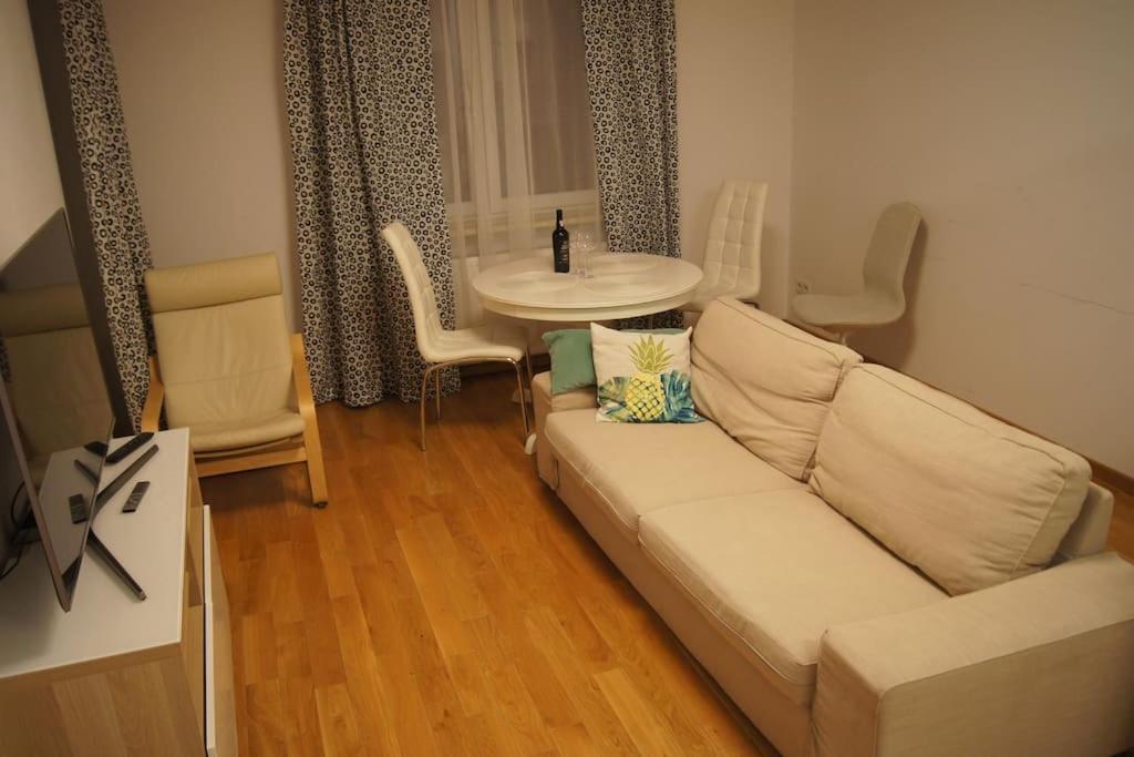 Apartamento Cichy, Nowoczesny, Komfortowy Przy Galerii Mokotow Varsovia Exterior foto