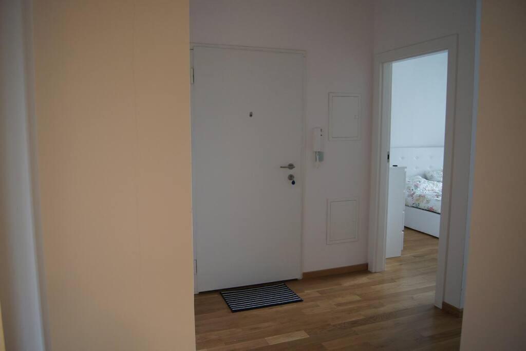 Apartamento Cichy, Nowoczesny, Komfortowy Przy Galerii Mokotow Varsovia Exterior foto