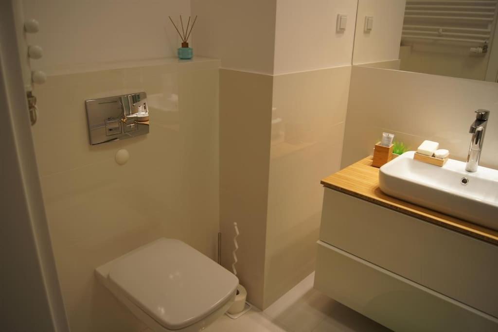 Apartamento Cichy, Nowoczesny, Komfortowy Przy Galerii Mokotow Varsovia Exterior foto