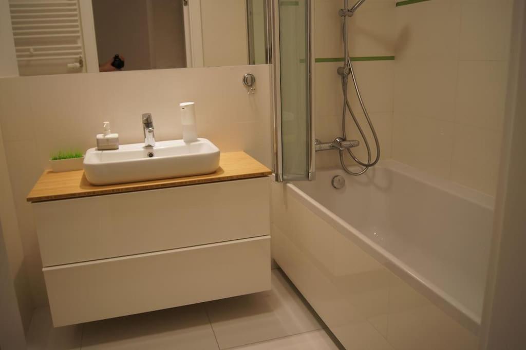 Apartamento Cichy, Nowoczesny, Komfortowy Przy Galerii Mokotow Varsovia Exterior foto