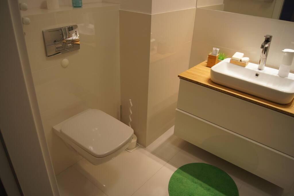 Apartamento Cichy, Nowoczesny, Komfortowy Przy Galerii Mokotow Varsovia Exterior foto